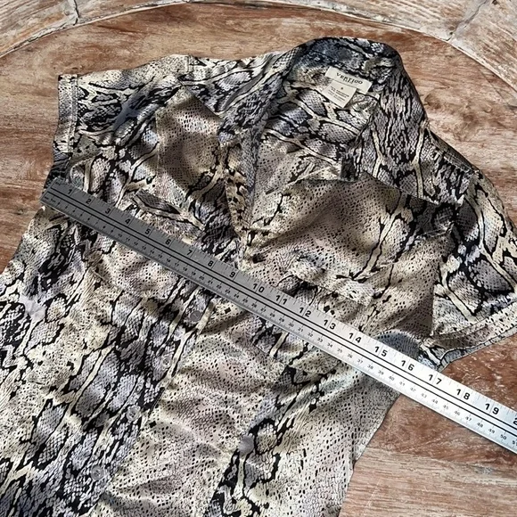 VERTIGO PARIS Silky Snakeskin Animal Print Blouse Size S - Picture 5 of 8